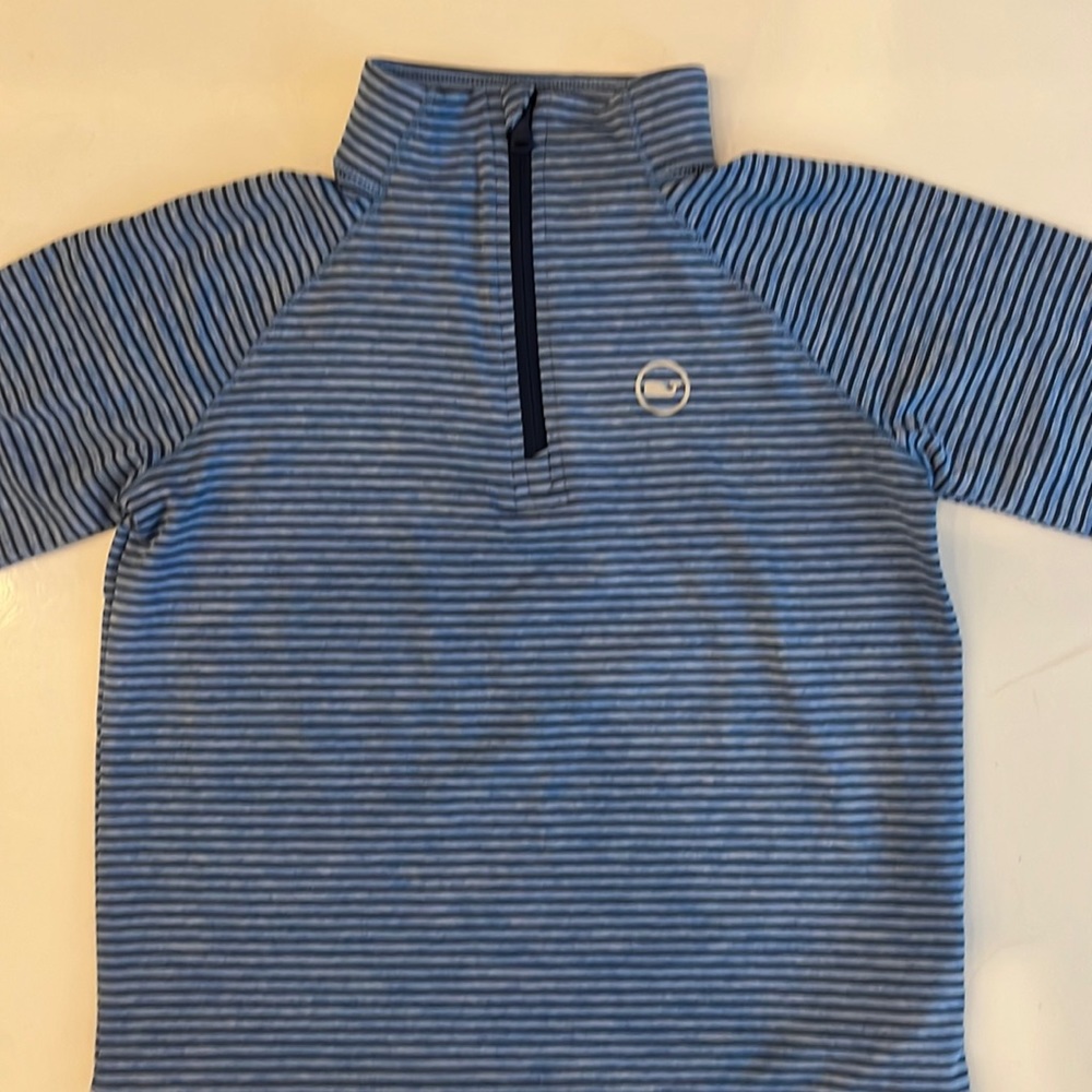 Vineyard Vines performance long sleeve quarter zip. Like new!